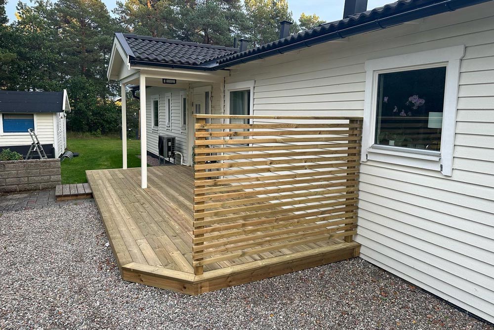 Nybyggd uteplats i en villa